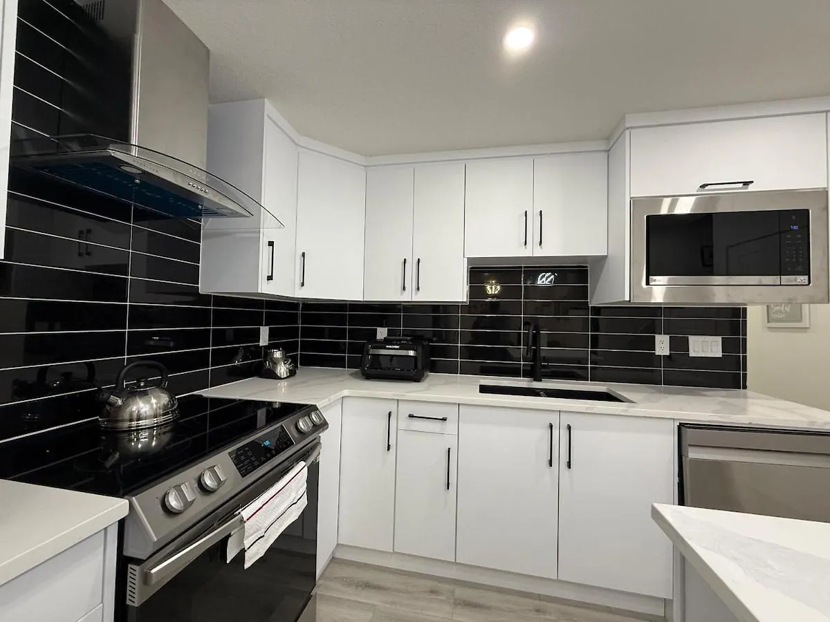 Maxti Guest Suite, Northwest Calgary 0*,  Canada