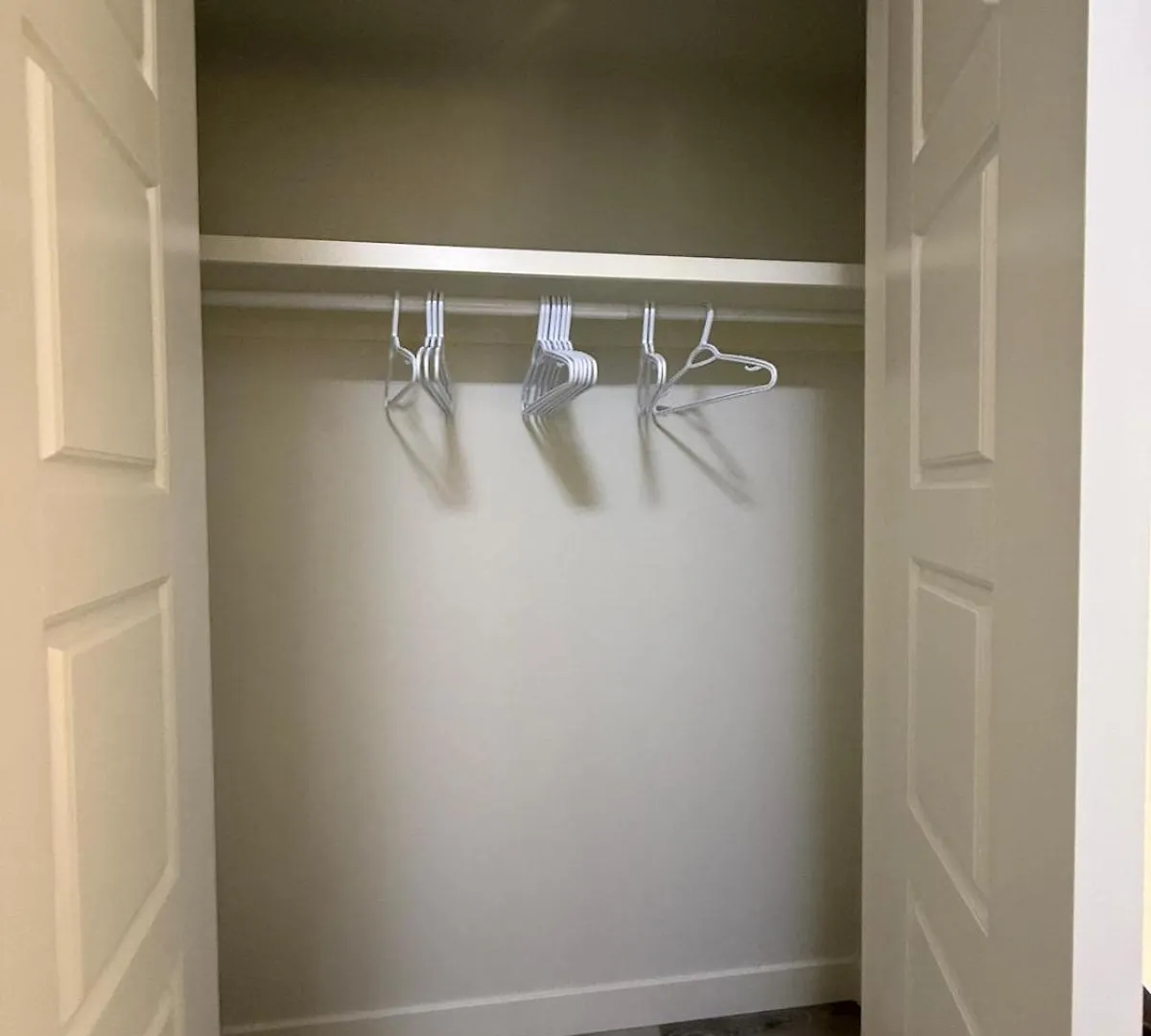 Maxti Guest Suite, Northwest Calgary