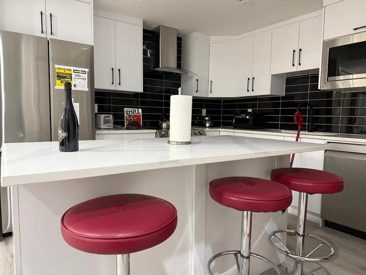 Maxti Guest Suite, Northwest Calgary